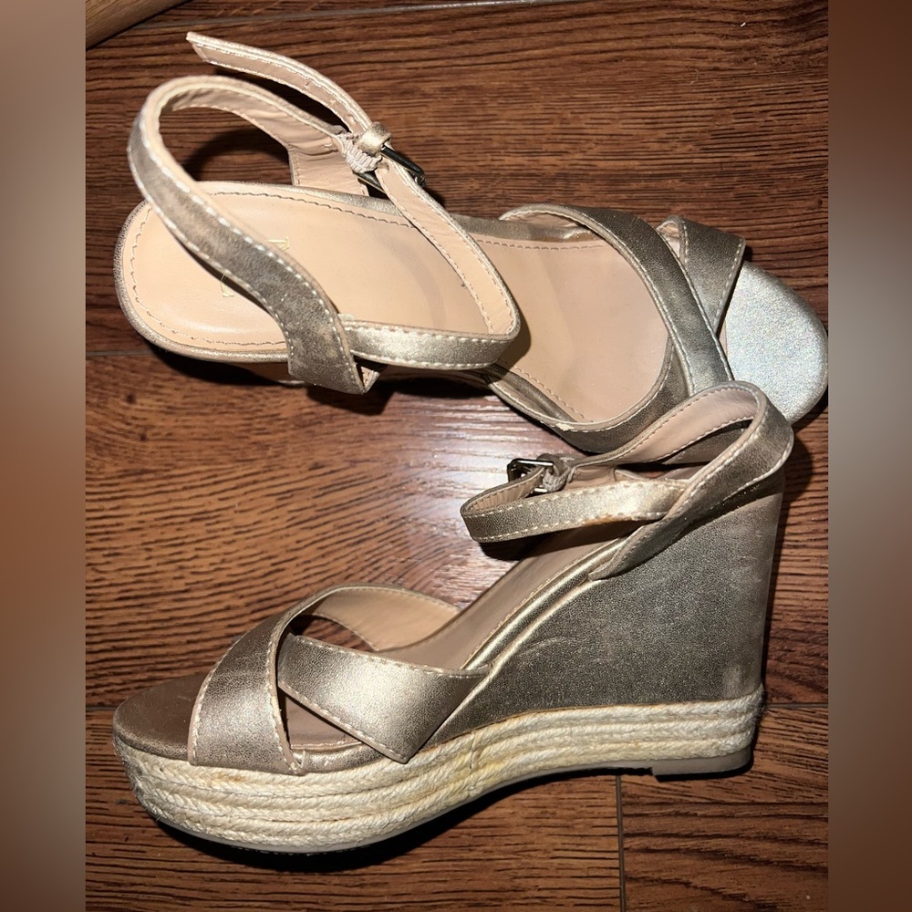 New York & Co Gold Wedges
